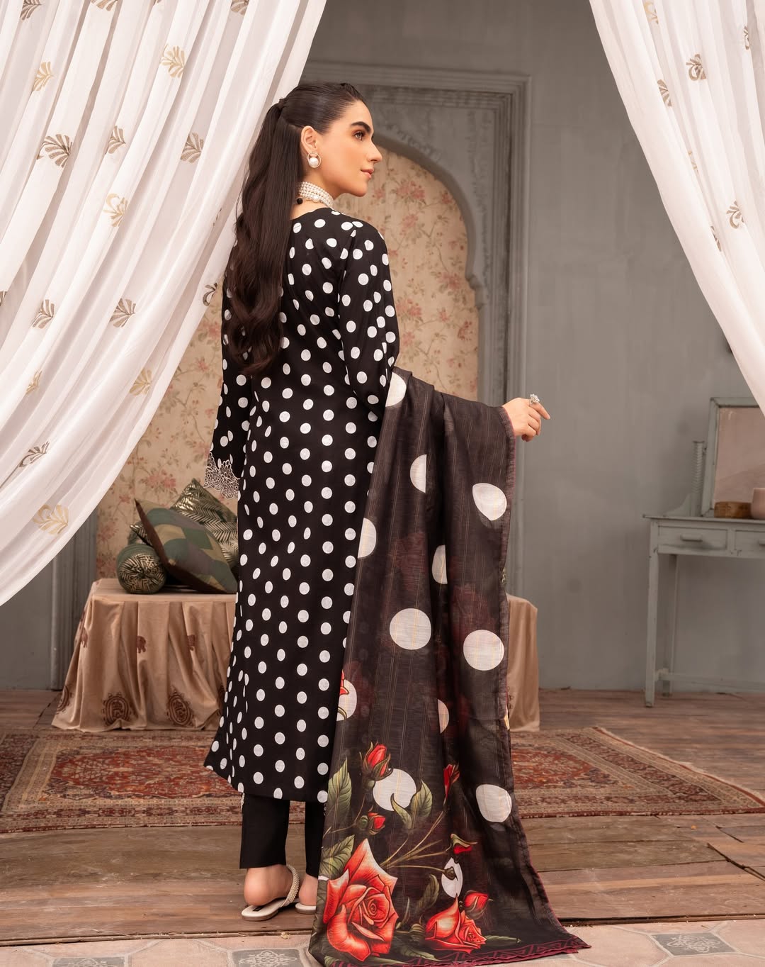 Elegant Three-Piece | TA-72